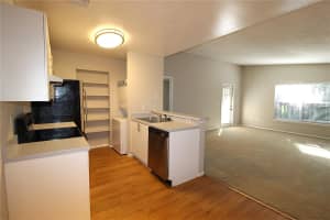 8121 45TH COURT, SARASOTA, FL 34243 - MLS#MFRA4668806