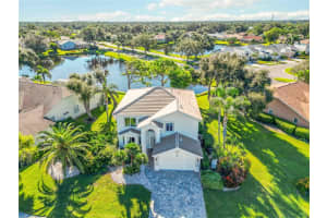 4223 Balmoral Way, SARASOTA