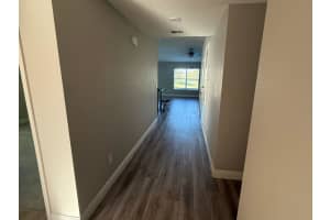 7326 34TH COURT, SARASOTA, FL 34243 - MLS#MFRA4668885