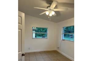 313 RONNIE CIRCLE, ORLANDO, FL 32811 Sold 11/25/25