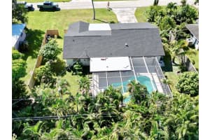 2461 WOODLAND CIRCLE, FORT MYERS, FL 33907 - MLS#MFRA4669026