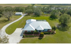 1950 BERN CREEK LOOP, SARASOTA, FL 34240 - MLS#MFRA4669098