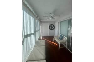 2641 WOODGATE LANE, SARASOTA, FL 34231 - MLS#MFRA4669117