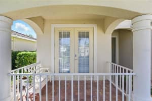 6105 GRANAWAY COURT, SARASOTA, FL 34238 - MLS#MFRA4669138