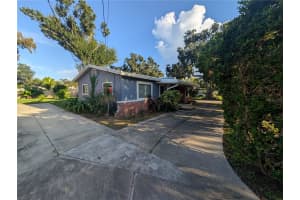 140 BRIGGS AVENUE, SARASOTA, FL 34237 - MLS#MFRA4669139