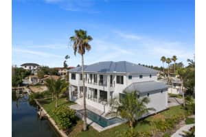 530 De Narvaez Dr, LONGBOAT KEY