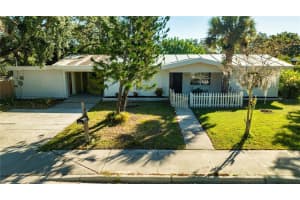 2695 S East Ave, SARASOTA 2695 S East Ave, SARASOTA