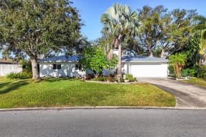 5510 America Dr, SARASOTA