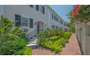 33 BISHOPS COURT ROAD, OSPREY, FL 34229 - MLS#MFRA4669237