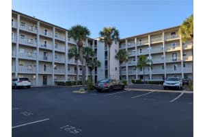 3074 Lake Bayshore Dr #o-120, BRADENTON