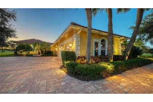 8250 HUGH ALISON PLACE, SARASOTA, FL 34240 - MLS#MFRA4669348