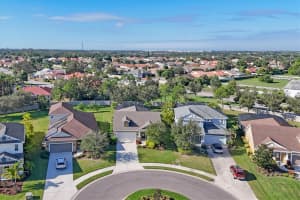7040 WHITE WILLOW COURT, SARASOTA, FL 34243 - MLS#MFRA4669438