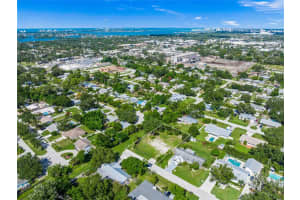 2209 OAK TERRACE, SARASOTA, FL 34231 Sold 01/05/26