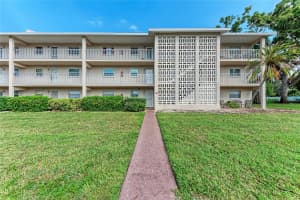 3987 MACEACHEN BOULEVARD, SARASOTA, FL 34233 - MLS#MFRA4669583