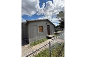 2812 DIXIE AVENUE, SARASOTA, FL 34234 - MLS#MFRA4669612