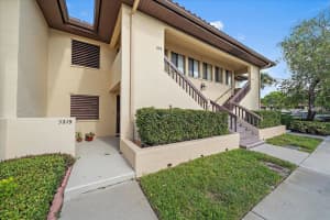 5219 LAKE VILLAGE DRIVE, SARASOTA, FL 34235 Sold 11/26/25