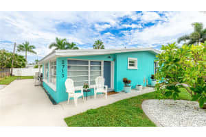 2713 AVENUE C, HOLMES BEACH, FL 34217 - MLS#MFRA4669616