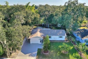 3331 Woodmont Dr, SARASOTA
