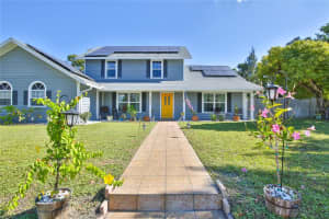 7303 MANATEE STREET, SARASOTA, FL 34243 - MLS#MFRA4669732