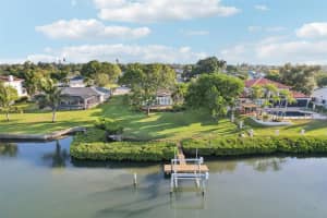 2816 BAY DRIVE, BRADENTON, FL 34207 - MLS#MFRA4669781