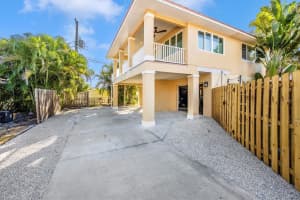 907 RIVIERA STREET, VENICE, FL 34285 - MLS#MFRA4669813