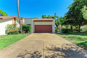 6207 COURTSIDE DRIVE, BRADENTON, FL 34210 - MLS#MFRA4669856