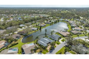 5692 Country Lakes Dr, SARASOTA