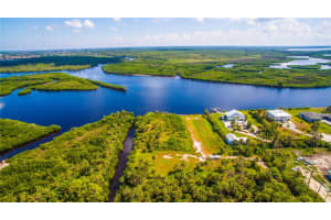 DEER CT, VENICE, FL 34293 - MLS#MFRA4670047