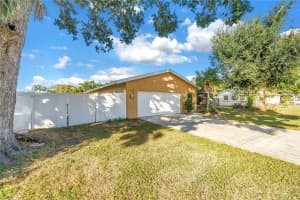 813 CYPRESS WOOD LANE, SARASOTA, FL 34243 - MLS#MFRA4670154