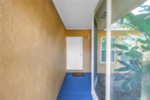 813 CYPRESS WOOD LANE, SARASOTA, FL 34243 - MLS#MFRA4670154