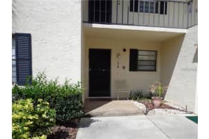 7070 FAIRWAY BEND LANE, SARASOTA, FL 34243 - MLS#MFRA4670210