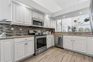 8705 PEBBLE CREEK LANE, SARASOTA, FL 34238 - MLS#MFRA4670363