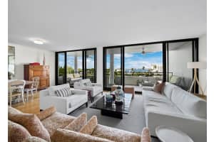 1255 GULFSTREAM AVENUE, SARASOTA, FL 34236 - MLS#MFRA4670428