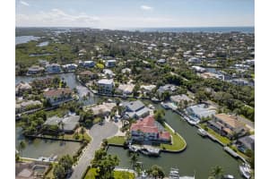 910 SIESTA KEY PLACE, SARASOTA, FL 34242 - MLS#MFRA4670452