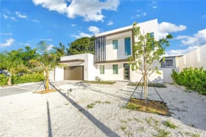 2305 TEMPLE STREET, SARASOTA, FL 34239 - MLS#MFRA4670467