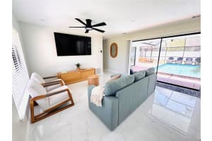 300 FRANCIS DRIVE, APOLLO BEACH, FL 33572 - MLS#MFRA4670482