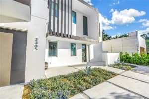 2305 TEMPLE STREET, SARASOTA, FL 34239 - MLS#MFRA4670516