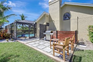 4939 FALLCREST CIRCLE, SARASOTA, FL 34233 - MLS#MFRA4670527