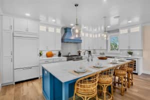 135 AVENIDA VENECCIA, SARASOTA, FL 34242 - MLS#MFRA4670533