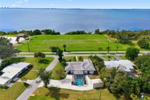 6240 UPLANDS BOULEVARD, SARASOTA, FL 34243 - MLS#MFRA4670591