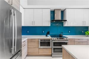 111 PINEAPPLE AVENUE, SARASOTA, FL 34236 - MLS#MFRA4670762