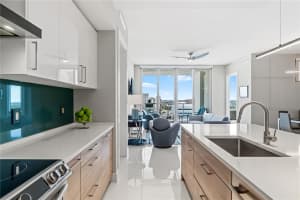 111 PINEAPPLE AVENUE, SARASOTA, FL 34236 - MLS#MFRA4670762