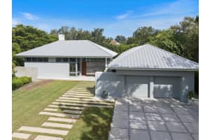 1739 CHEROKEE DRIVE, SARASOTA, FL 34239 - MLS#MFRA4670822