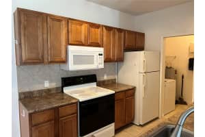 8387 38TH STREET CIRCLE, SARASOTA, FL 34243 - MLS#MFRA4670934