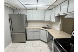 2700 COCONUT BAY LANE, SARASOTA, FL 34237 - MLS#MFRA4670941