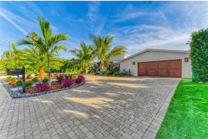 605 KEY ROYALE DRIVE, HOLMES BEACH, FL 34217 - MLS#MFRA4670953