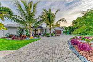 605 KEY ROYALE DRIVE, HOLMES BEACH, FL 34217 - MLS#MFRA4670953