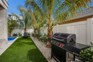 2213 AVENUE C, BRADENTON BEACH, FL 34217 - MLS#MFRA4670988