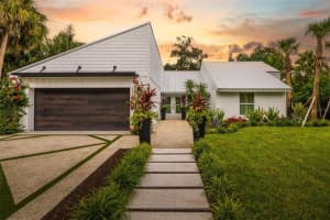 1705 FIELD ROAD, SARASOTA, FL 34231 - MLS#MFRA4671008