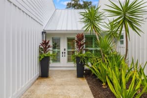 1705 FIELD ROAD, SARASOTA, FL 34231 - MLS#MFRA4671008